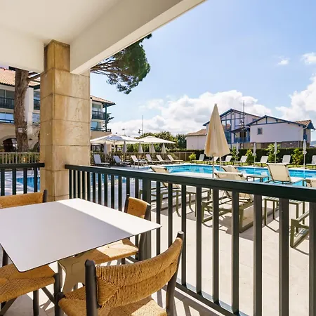 Ibaia - Piscine & Aparthotel